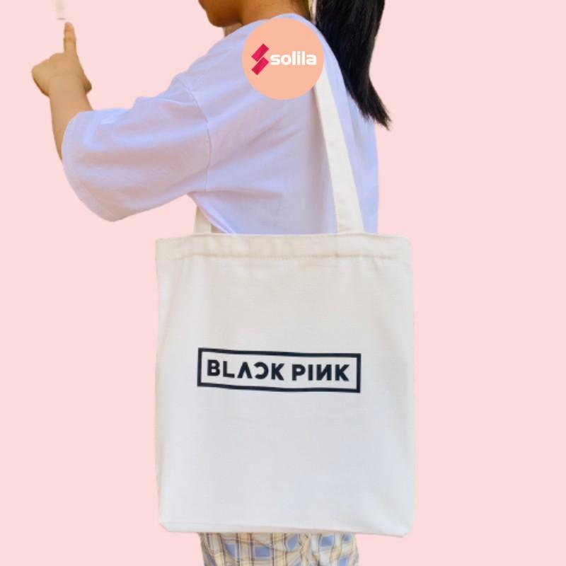 Túi tote vải canvas bag mềm đẹp có khóa kéo miệng túi và túi phụ bên trong in chữ Black Pink chữ đen cho nam nữ đi học