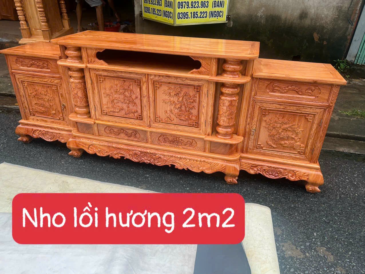 Kệ tivi gỗ hương mẫu cột nho tùng cúc chúc mai nhiều kích thước 54RV