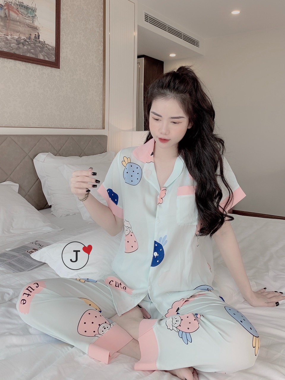 Bộ pijama cộc tay quần dài chất liệu lụa mango, bộ đồ ngủ nữ pyjama họa tiết gấu beer dễ thương sang trọng CCC21