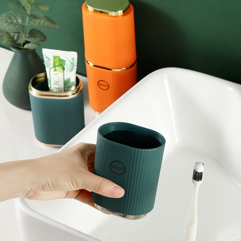 Hộp đựng bàn chải đánh răng cọ trang điểm, vật dụng du lịch tiện lợi