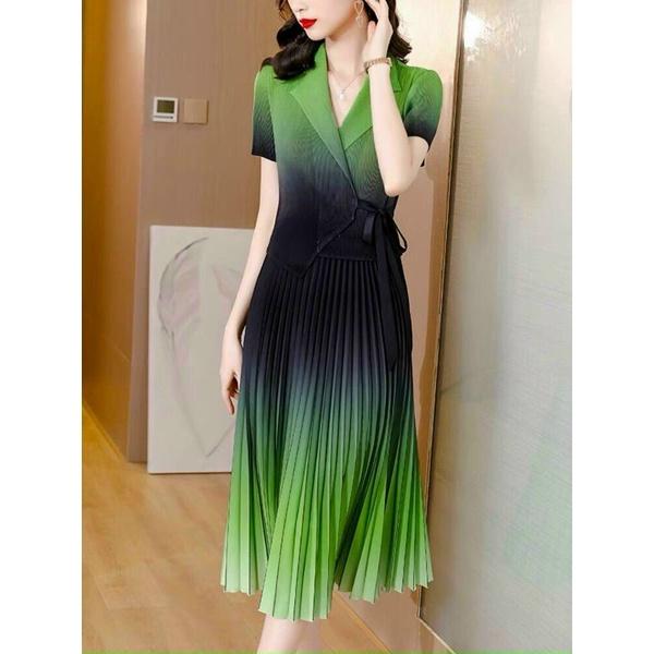 ĐẦM NHÚN CỔ VEST MÀU LOANG
