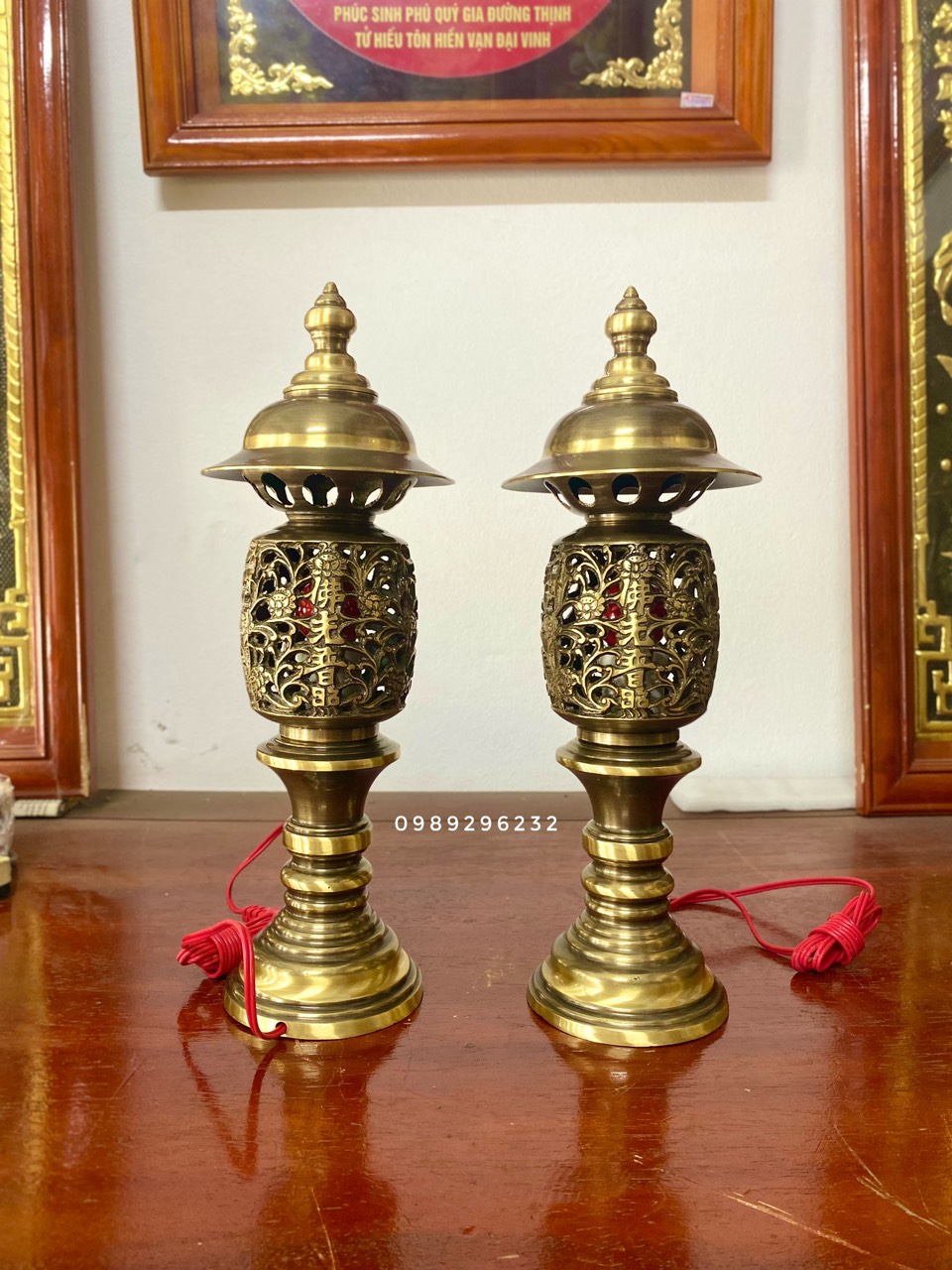 Đôi đèn thờ bằng đồng thau đôi đèn thờ phong thủy màu 2like