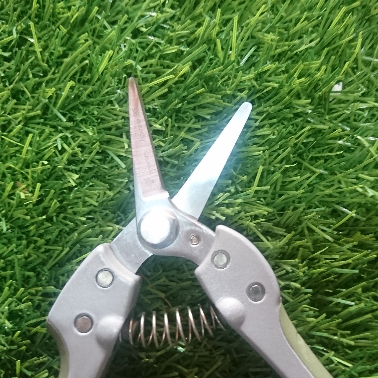 Kéo tỉa lá 1068