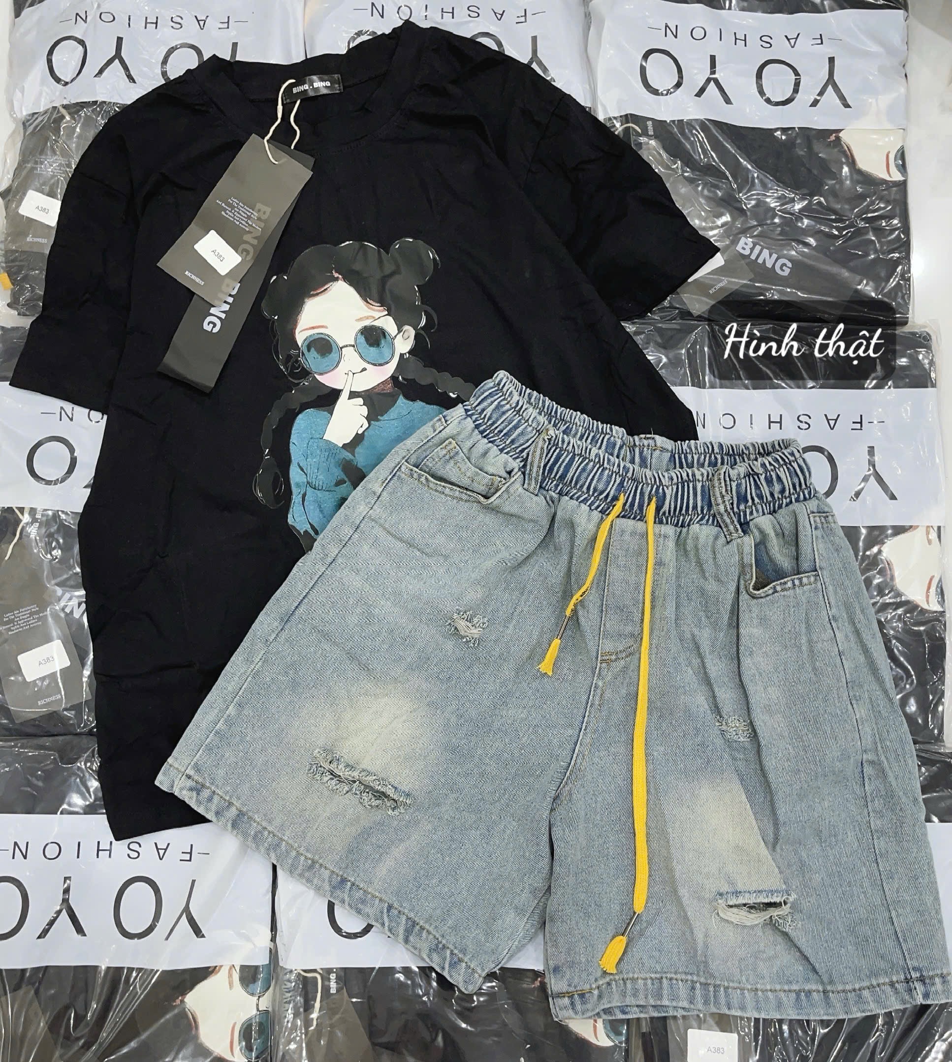 Set áo in cô gái mix quần jean ngố
