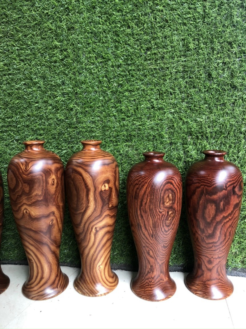 Cặp bình đuôi cá phong thủy hút tài lộc bằng gỗ trắc kt cao 30×11cm