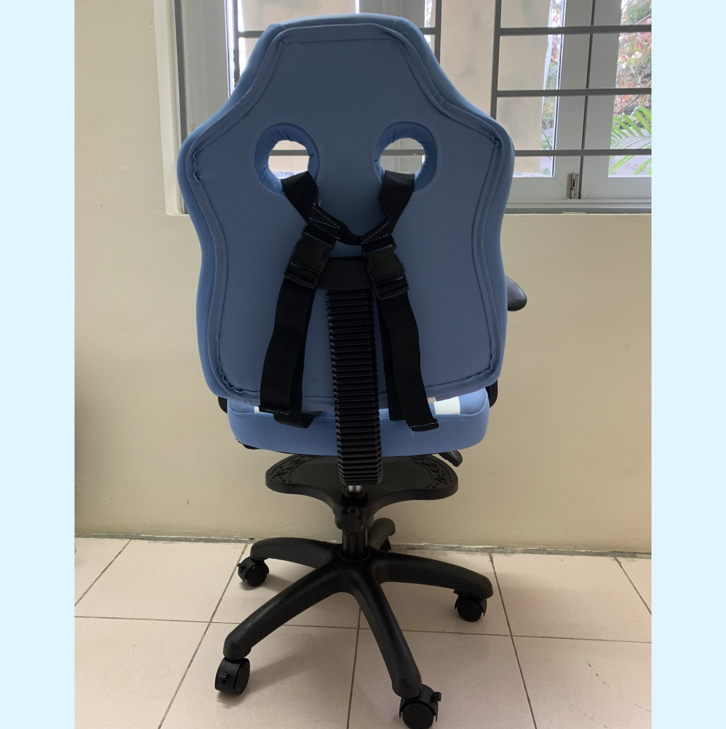 Ghế chống gù , chống cận - ghế học sinh cho bé - có để chân cho bé và bánh xe tự khóa lực