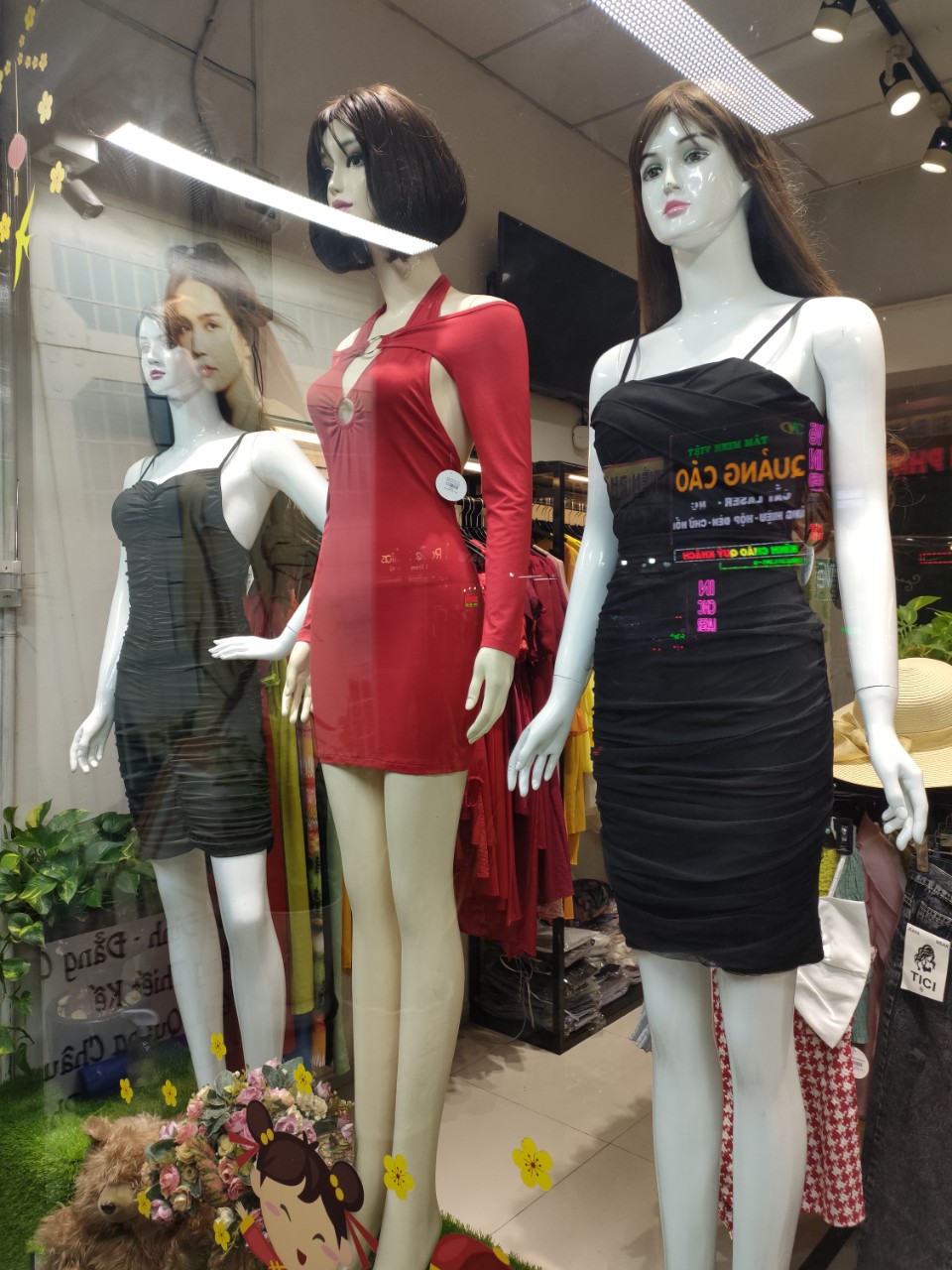 ĐẦM BODY CỔ YẾM, TAY DÀI RỜI KHOEN NGỰC- FORM CHUẨN-SIÊU SEXY, NÓNG BỎNG