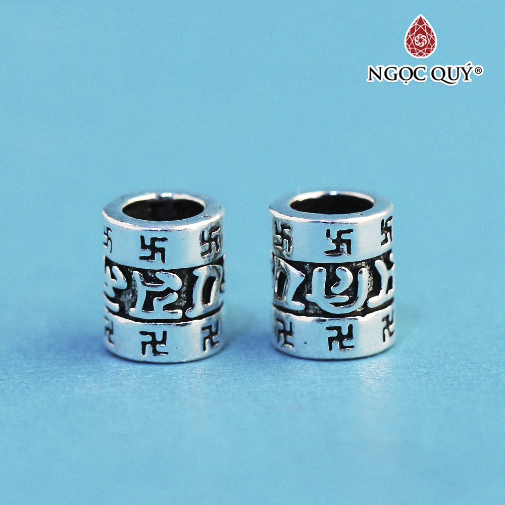 Charm bạc hình trụ họa tiết lục tự và chữ vạn - Ngọc Quý Gemstones