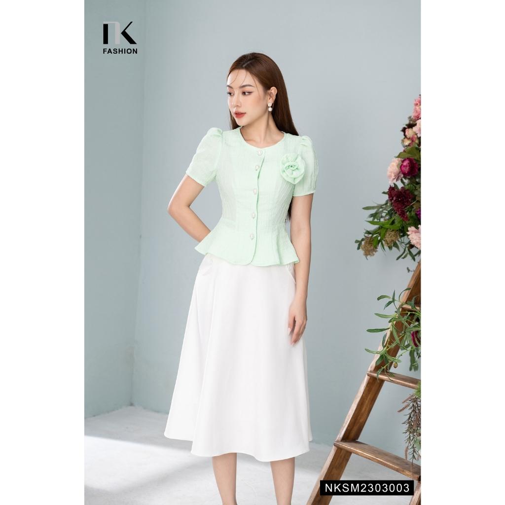 Áo Sơ Mi Peplum NK FASHION Thiết Kế Cúc Ngọc Đính Hoa Ngực Thanh Lịch Chất Liệu Vải Nhập Hàn Cao Cấp NKSM2303003