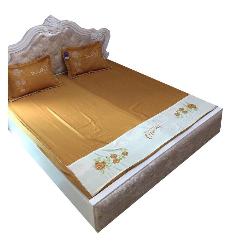 Bộ ga gối vỏ ôm satin chun thêu hoa - Vàng