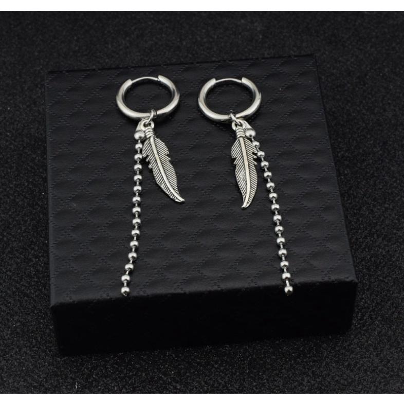 Khuyên tai Jungkook chiếc lá