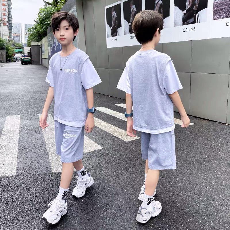 Đồ bộ bé trai Con Xinh cotton tay trắng phối kiểu PERSON, thời trang dành cho bé trai từ 4 đến 10 tuổi