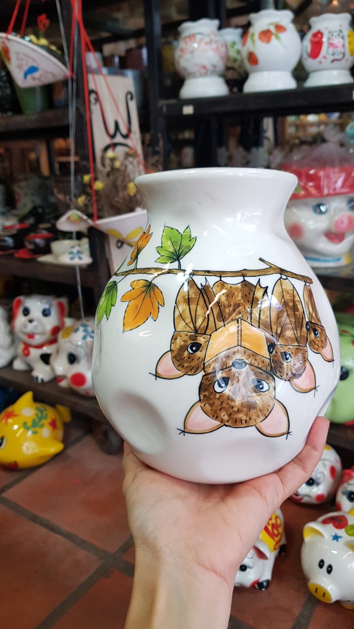 Bình hoa dạng vò, hình con dơi, cao 19cm, sử dụng cắm hoa, trang trí nhà cửa, gốm Bát Tràng. Giao từ HCM
