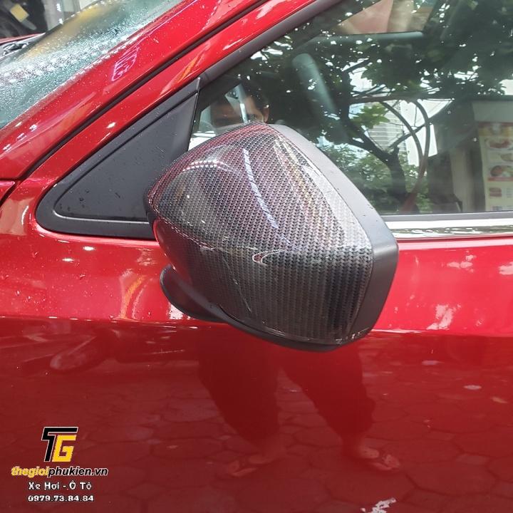 Bộ ốp gương chiếu hậu Mazda 2 2015-2021 vân Carbon cap cấp