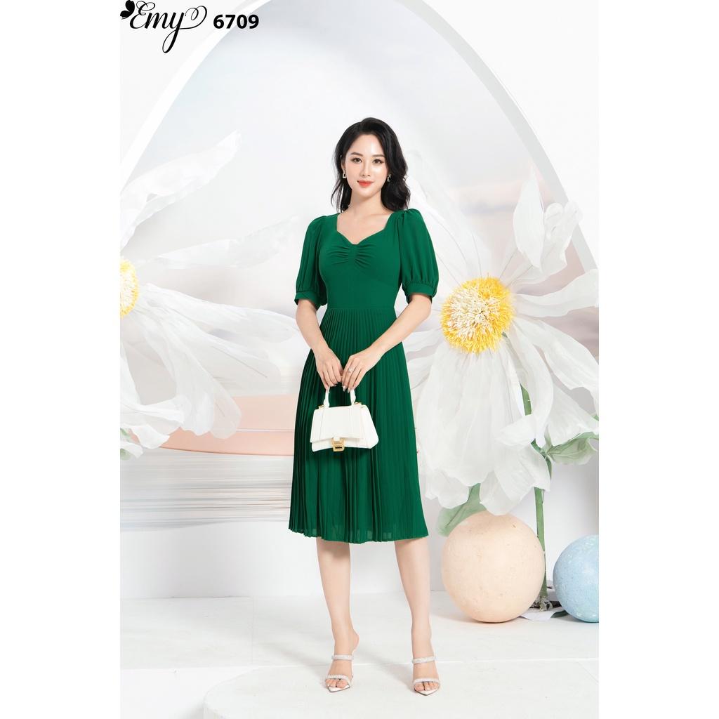 Đầm EMY EM6709 Xoè Dập Ply Xanh Lá