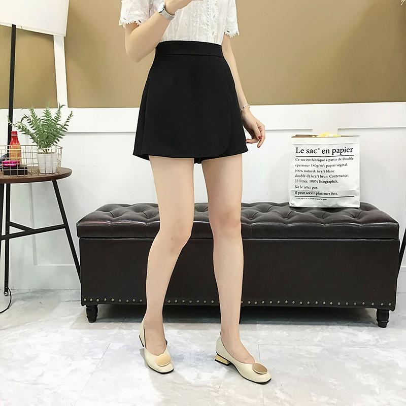 Quần giả váy nữ chữ A MADELA vạt chéo, vải dày dặn thoáng mát, phong cách trẻ trung năng động kết hợp được nhiều phong cách phù hợp mặc đi làm , đi chơi, đi học