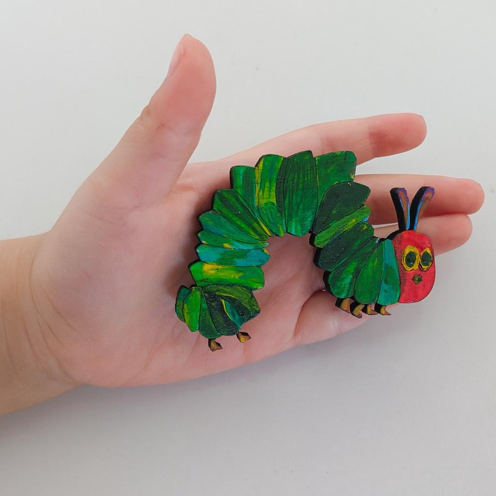 Chú sâu háu ăn - đồ chơi tương tác phát triển ngôn ngữ cho bé lấy cảm hứng từ sách