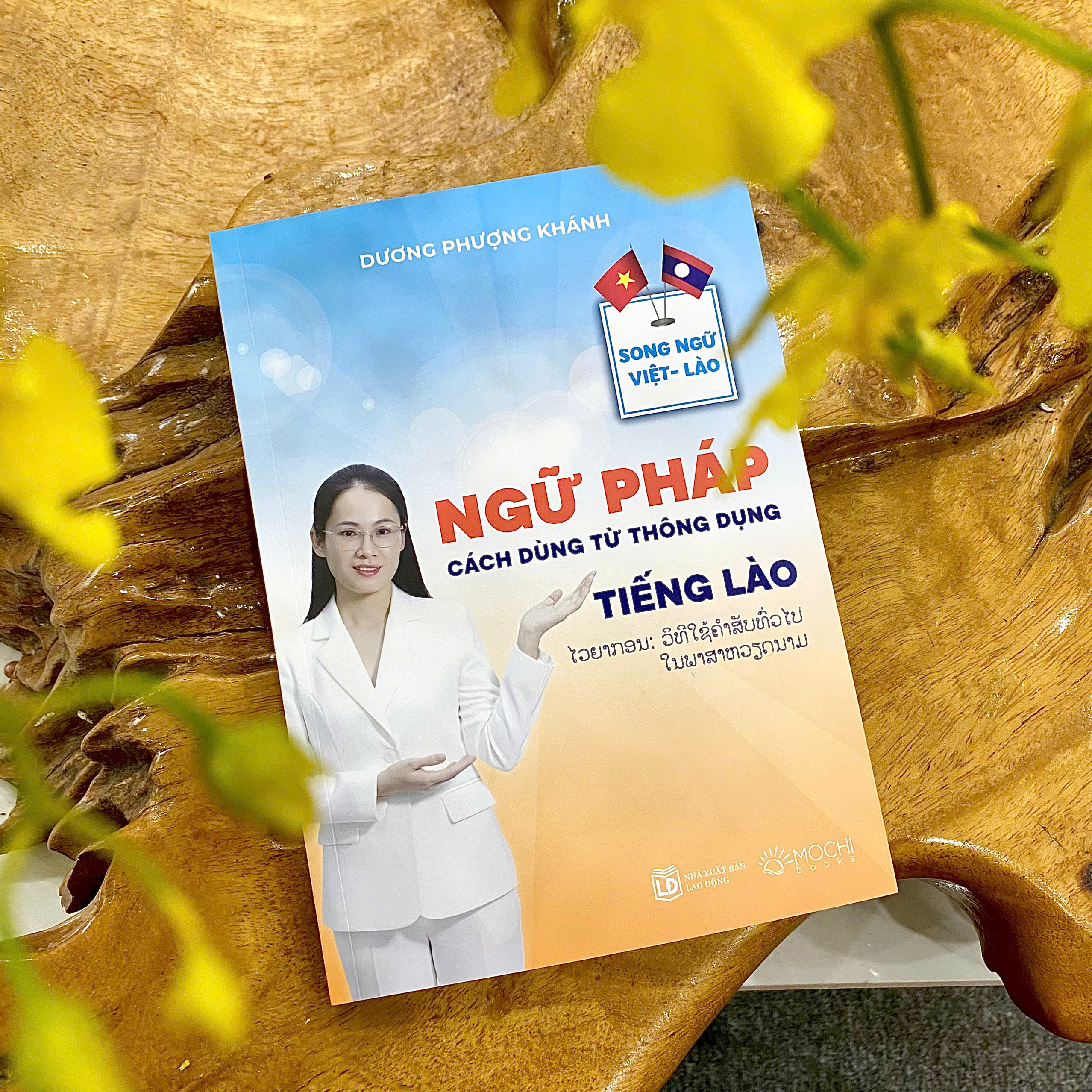 Sách - Ngữ pháp - Cách dùng từ thông dụng tiếng Lào