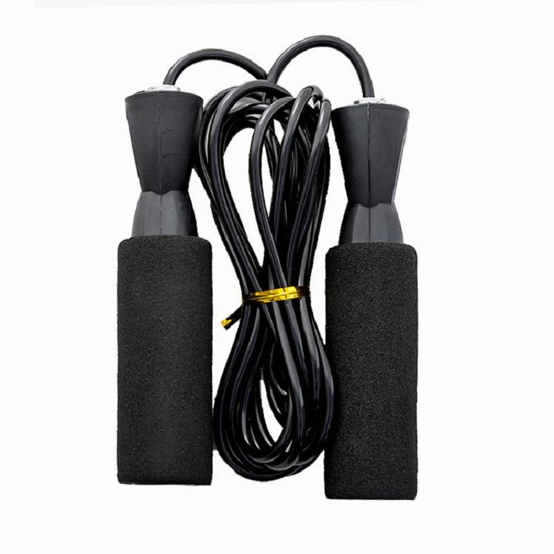Học sinh tập thể dục nhảy dây thừng bằng nhựa nhảy dây tay cầm tay cầm nhảy dây PVC dây thép nhảy dây re