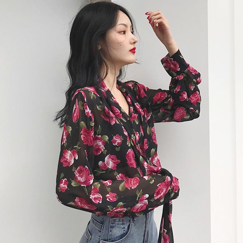 Áo Nữ Tay Dài Cổ Chữ V In Hoa Thời Trang