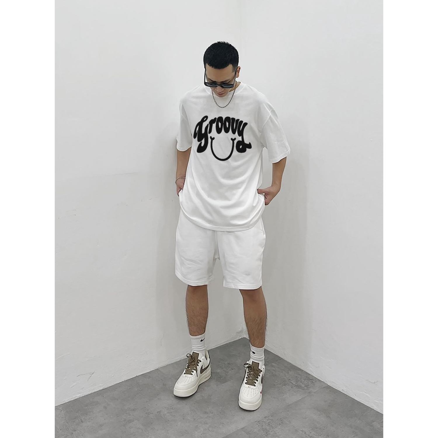 Bộ Quần Áo Thun Nam Nữ Thiết Kế GROOVY Chất Liệu Cottom Cao Cấp Form Rộng Tay Lỡ Phong Cách Trẻ Trung Năng Động Cá Tính Unisex