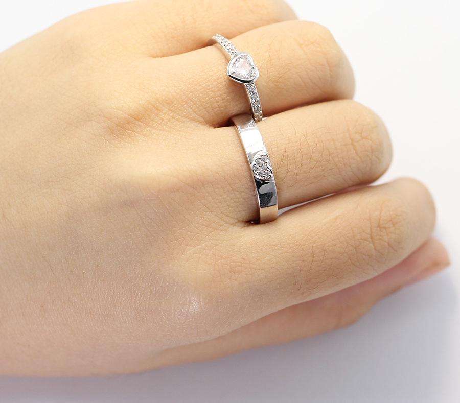 Nhẫn đôi đính đá hình trái tim ND0379