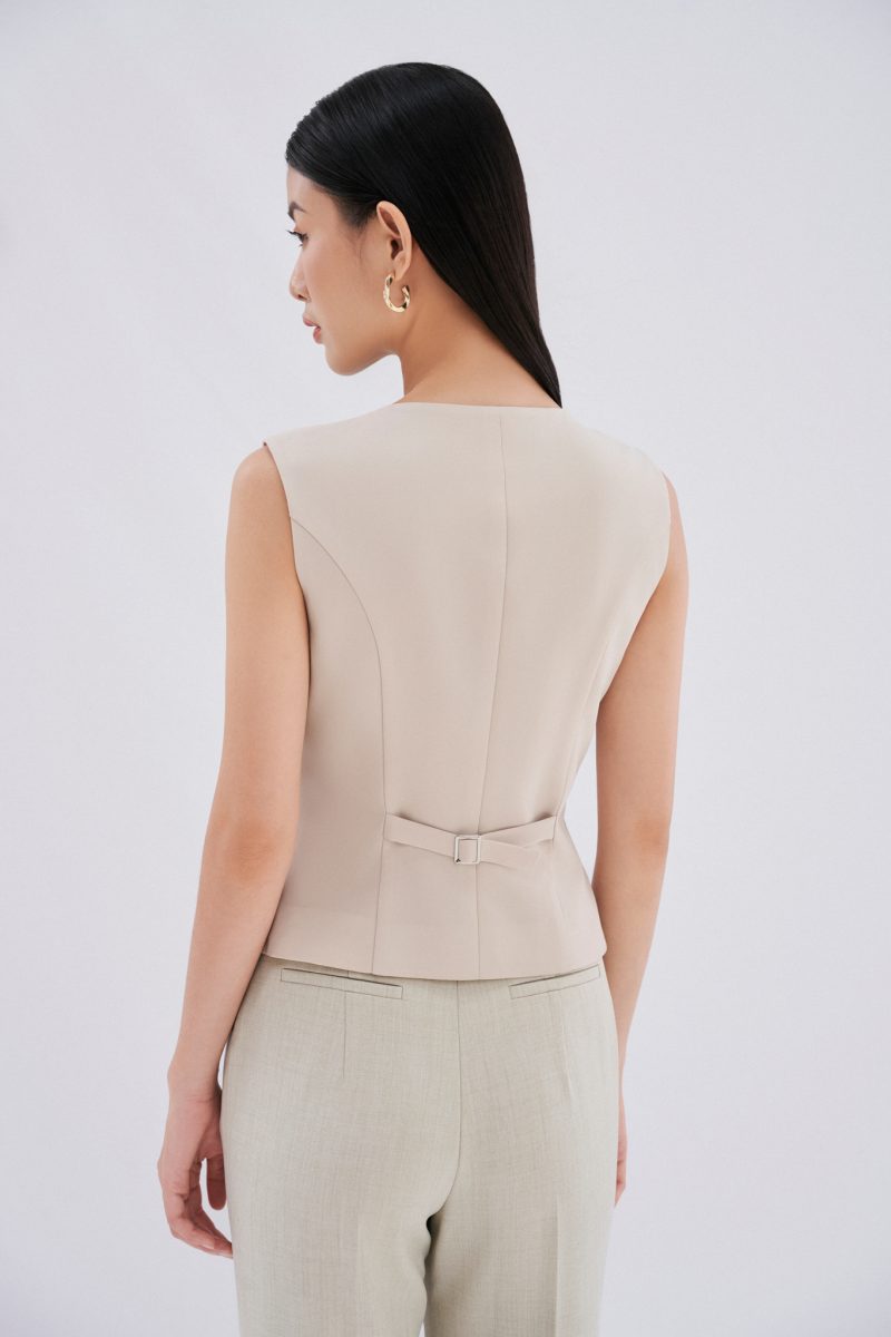 Áo gile cổ tim Maddy thiết kế cao cấp WHITE CHIC