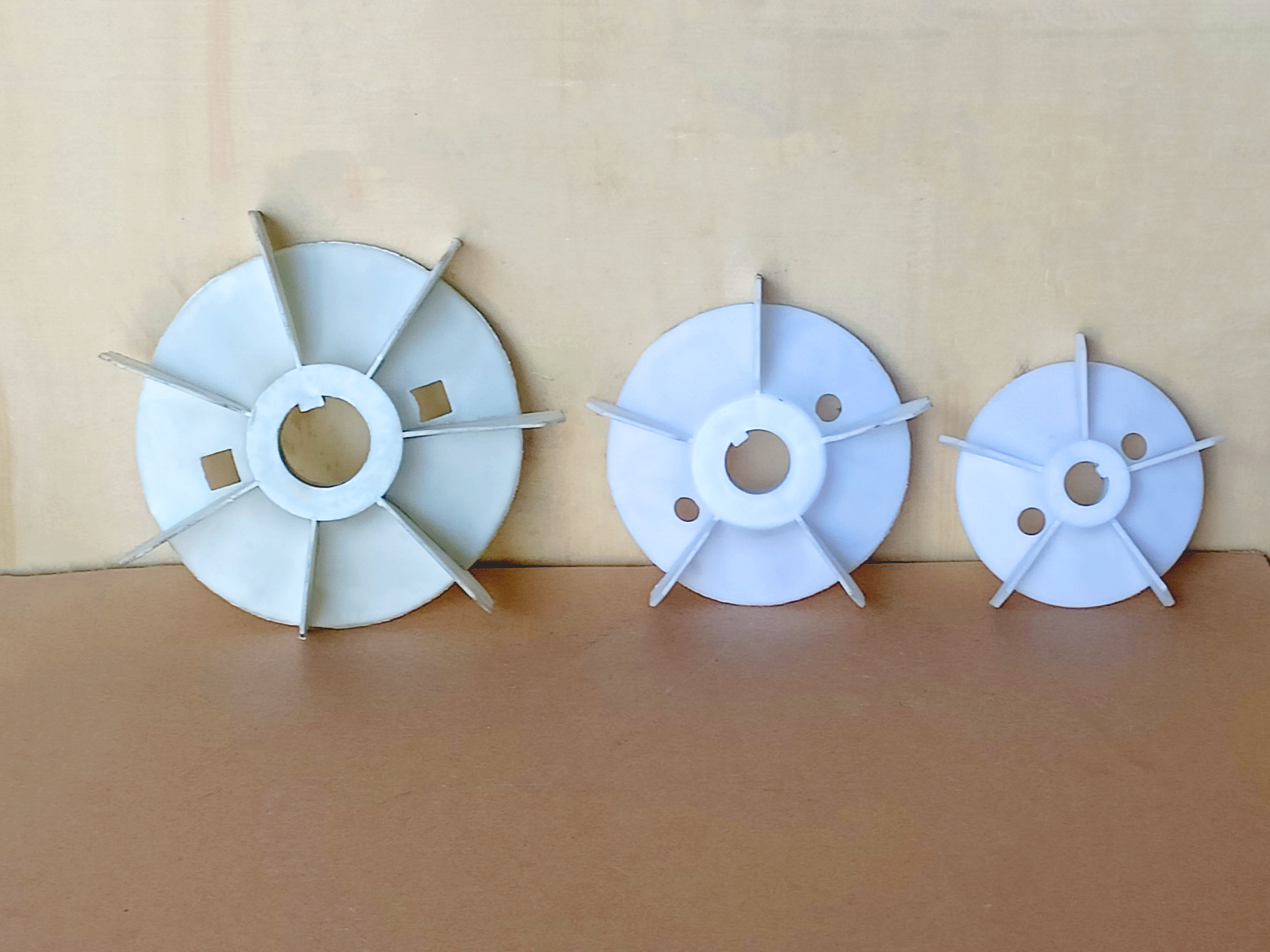 Cánh quạt nhựa cho motor công nghiệp (động cơ điện công nghiệp) 1 pha 1 tụ framesize 80 4P (6 cánh)