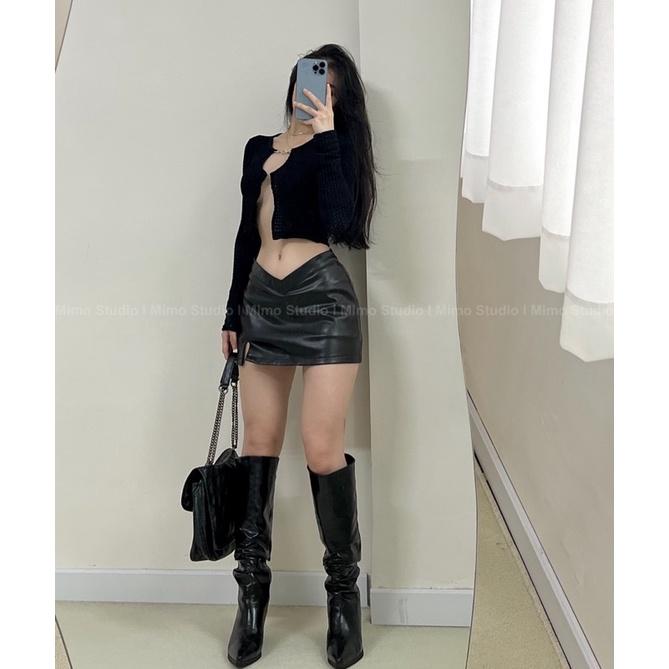 ÁO ĐEN DÀI TAY GÀI NÚT SEXY- VÁY DA LƯNG THẤP XẺ ĐÙI