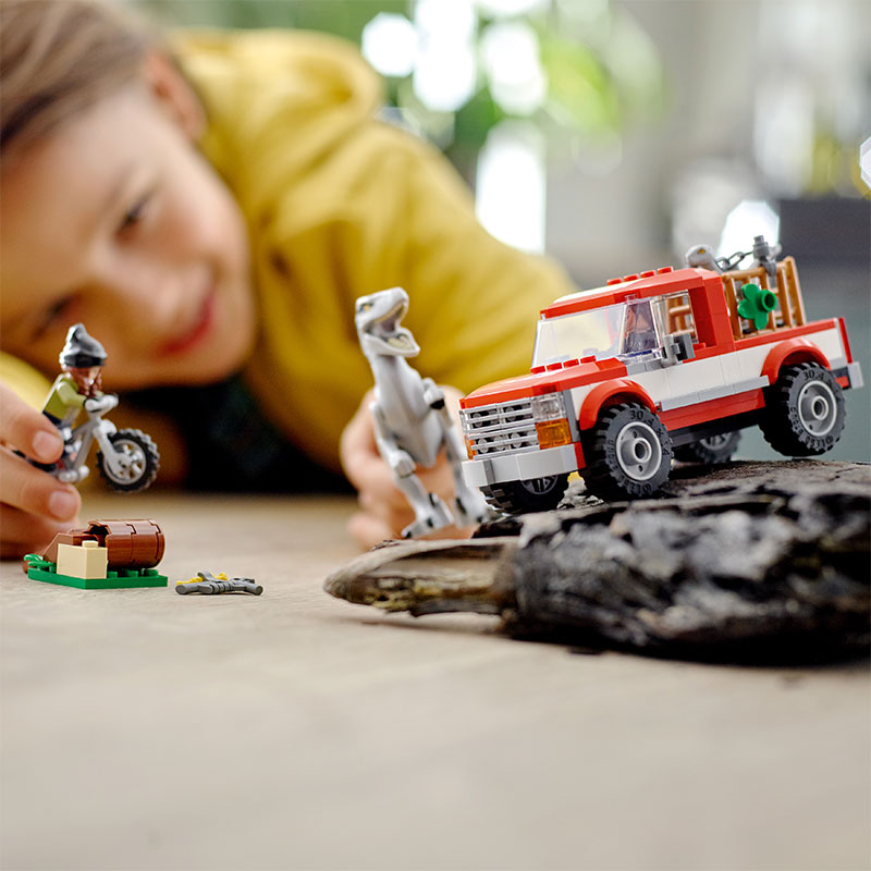Đồ Chơi LEGO Truy Bắt Khủng Long Velociraptor Blue & Beta 76946