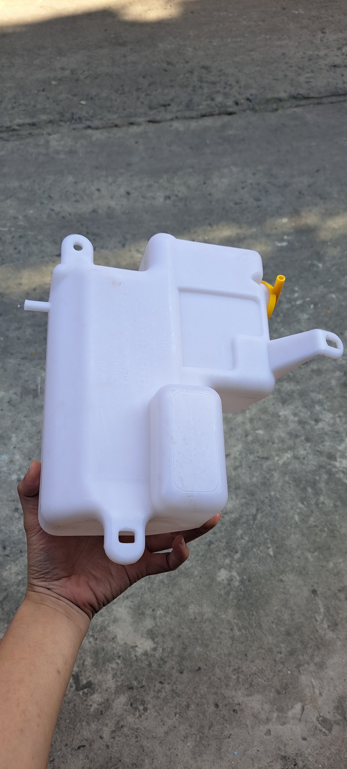 Bình nước phụ xe tải KIA
