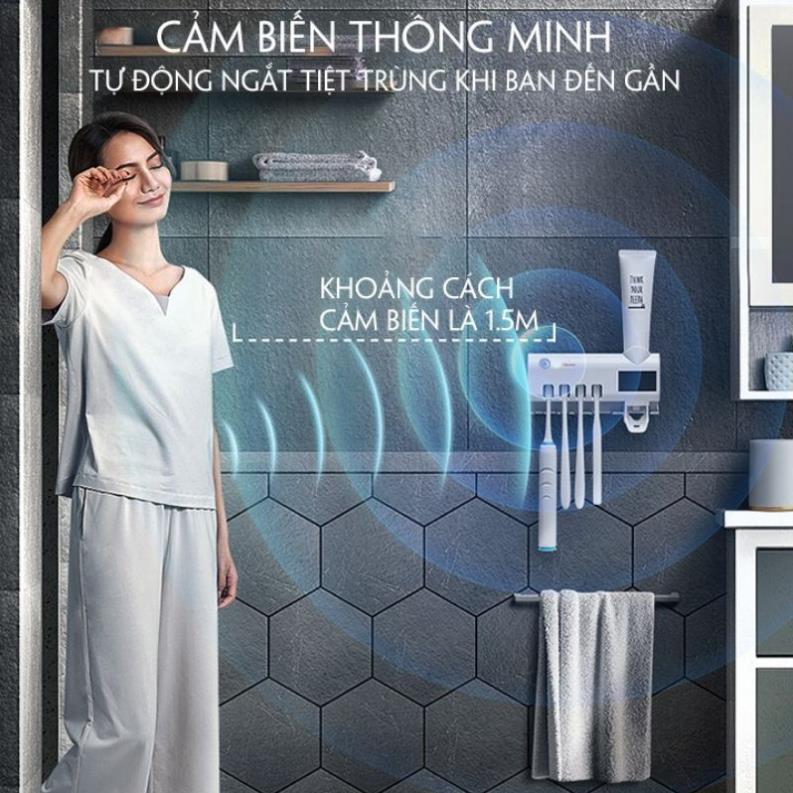 Giá treo bàn chải kết hợp bộ nhả kem đánh răng được trang bị khử khuẩn bằng tia UV