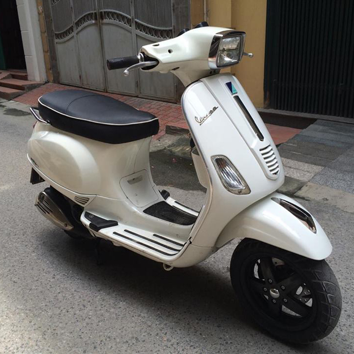 Cụm đèn pha cho xe máy Vespa LX S kèm bóng - B1239