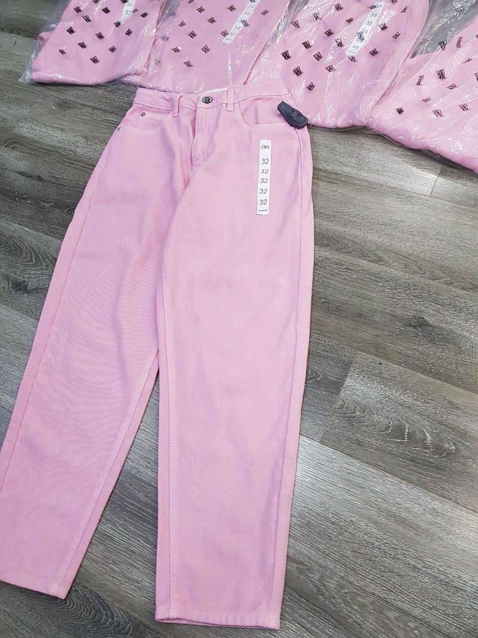 Quần jeans baggy hồng chất lừ