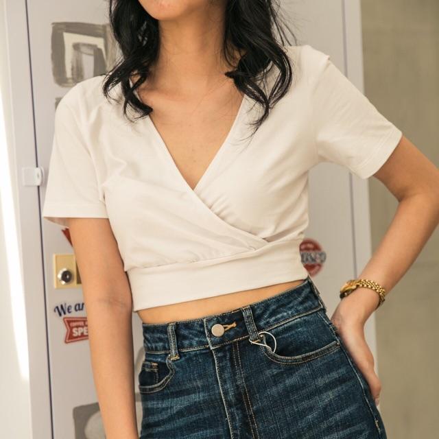 Áo Croptop Tay Ngắn Chéo Ngực Bo Eo