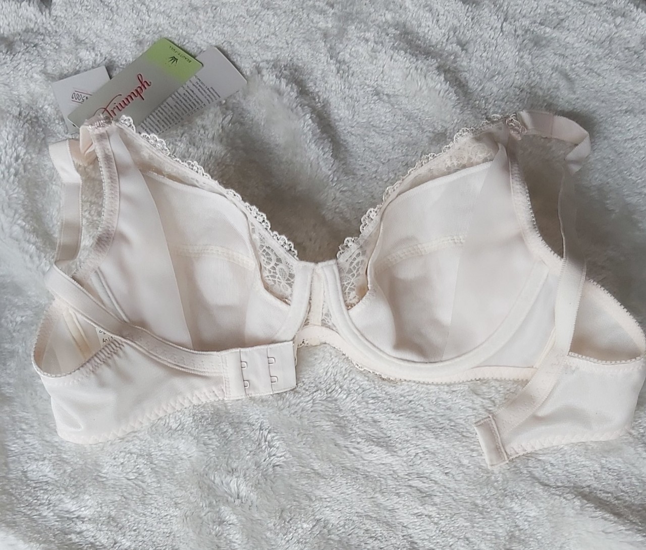 Aó lót ren Triumph Fashion 468 WP - Màu hồng nhạt - có gọng , không mút