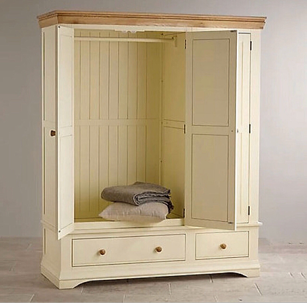 Tủ áo 3 cánh Victoria - gỗ sồi Mỹ tự nhiên - KT 1m6 x 2m