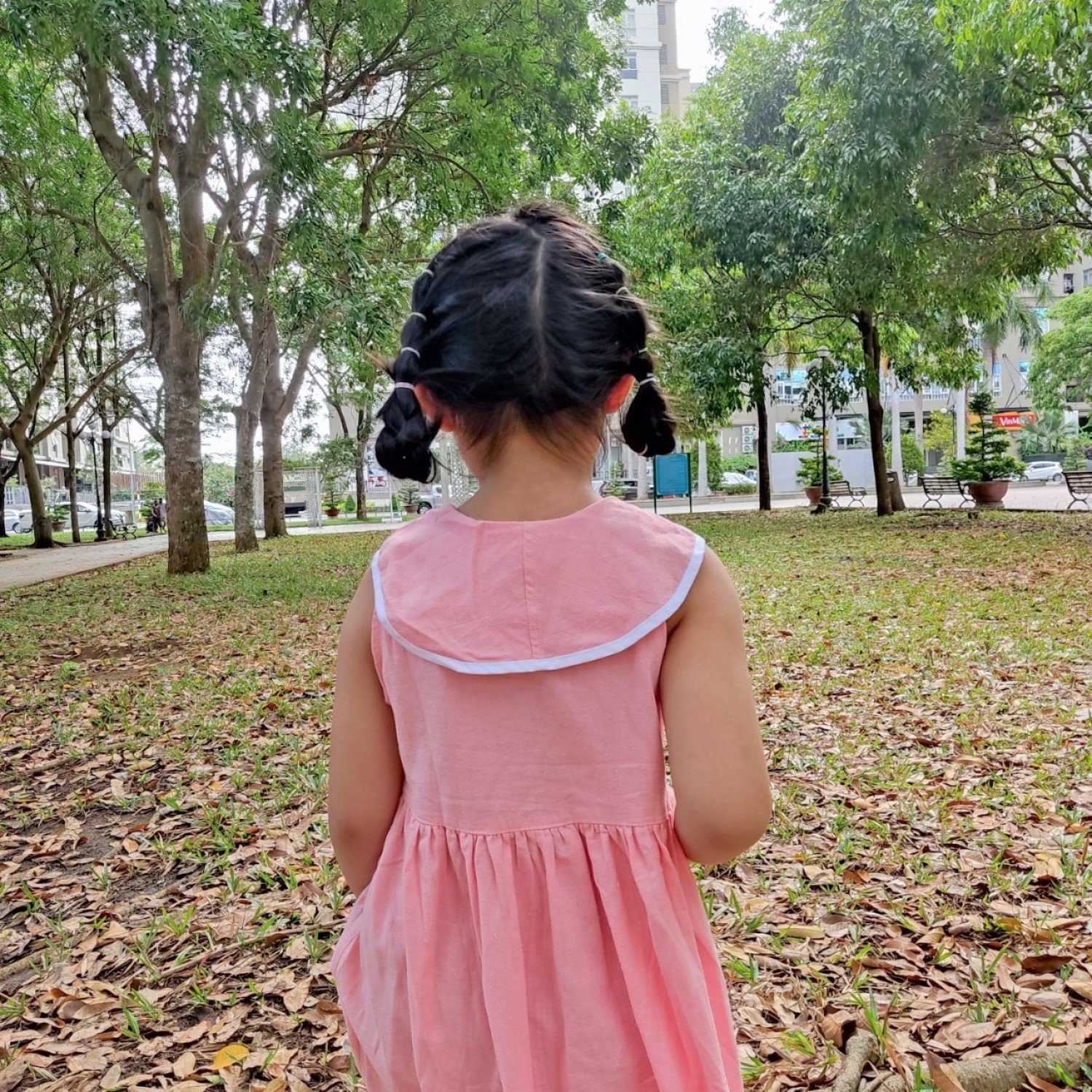 G00000111 Đầm bé gái màu hồng phấn, tùng xòe, cổ nơ siêu cưng. Váy bé gái từ 3 tuổi