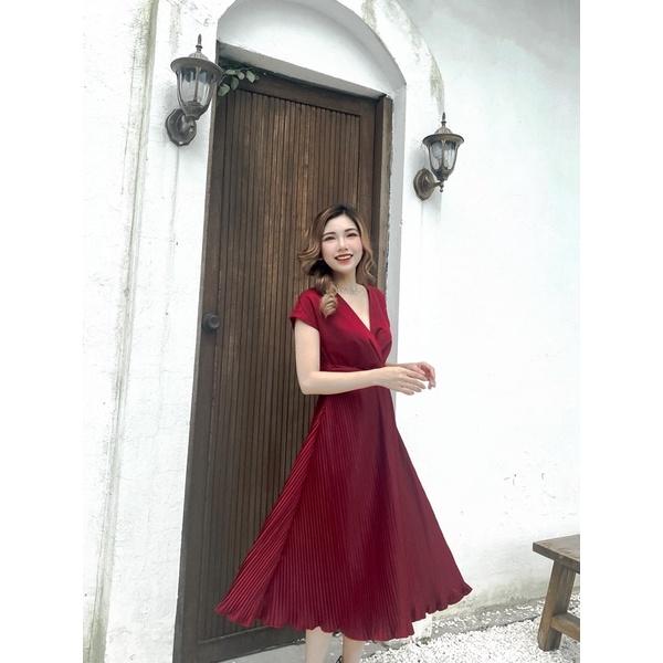 Kelly Dress | Đầm thiết kế xoắn ngực tùng xoè xếp ly Story.clothes thời trang nữ