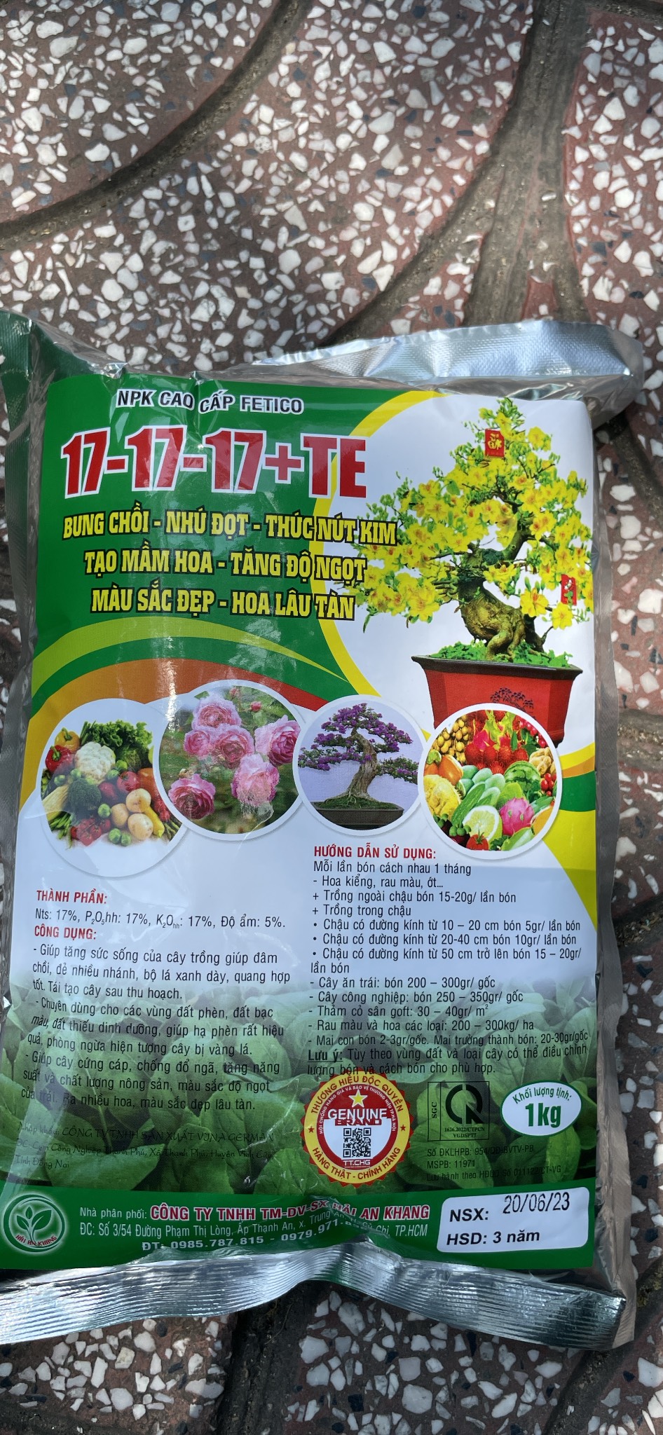 Phân bón NPK cao cấp 17-17-17 + Te chuyên hoa mai cây kiểng rau màu gói 1kg