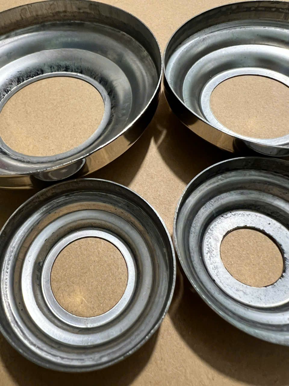 Chụp Đế Trụ Lan Can Cầu Thang Phi 19-25-38-51 Inox 304 KB-975