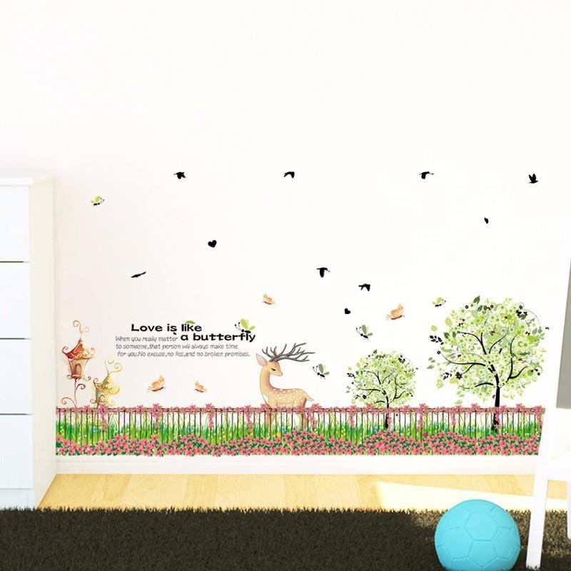 Decal dán tường cho bé hình hàng rào vườn hoa hươu sao