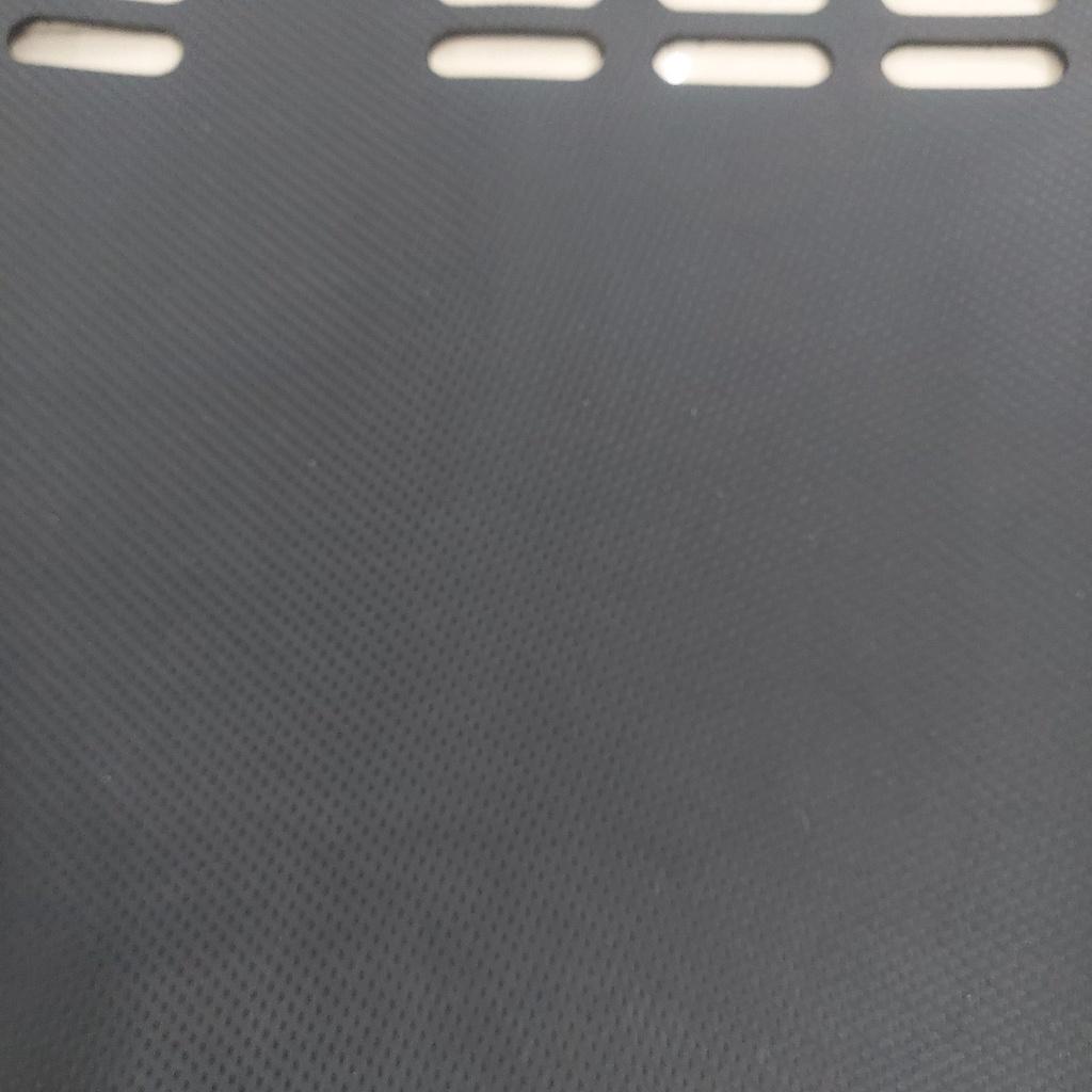 Thảm da Taplo vân Carbon Cao cấp dành cho xe Kia-Rio-2015-2019 có khắc chữ Kia-Rio và cắt bằng máy lazer
