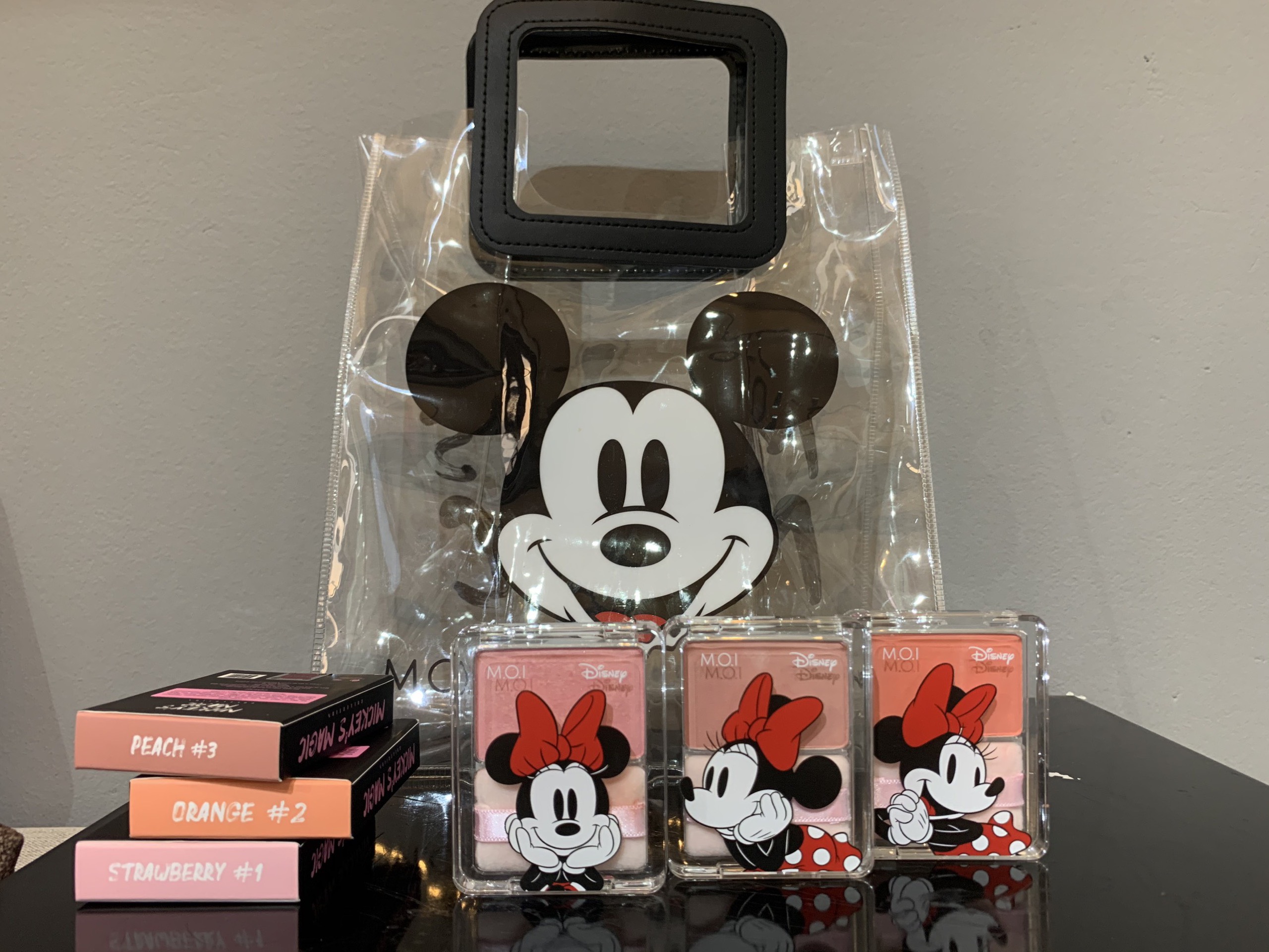 Phấn Má Hồng M.O.I Hồ Ngọc Hà Siêu Mịn Glowing Cheeks Hàn Quốc 3 Màu Siêu HOT M.O.I và Disney Hình Chuột Mickey