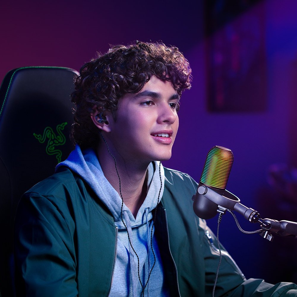Thiết bị Microphone Razer Seiren V3 Chroma - Hàng chính hãng