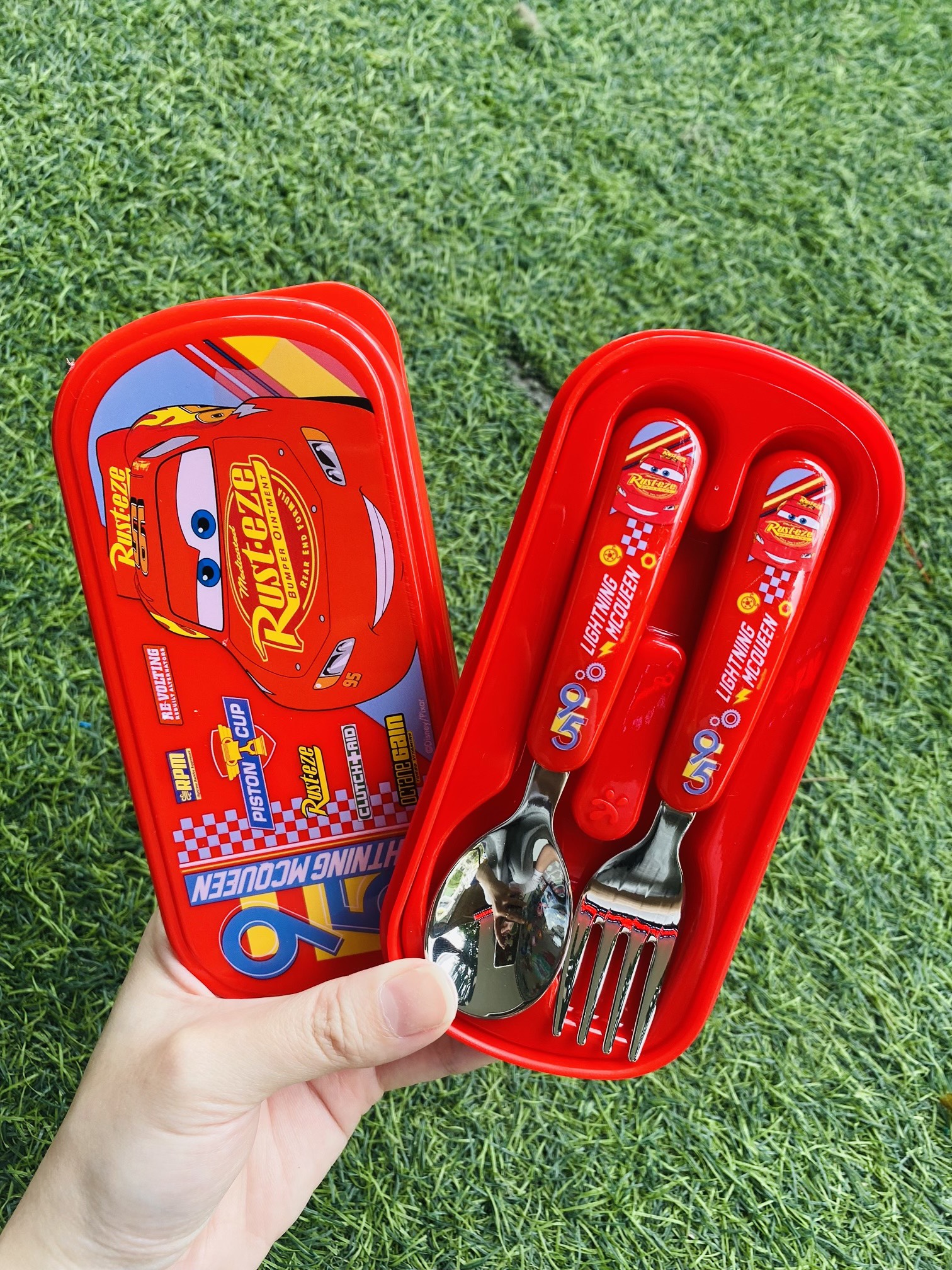 Set muỗng, nĩa inox kèm hộp đựng hình nhân vật hoạt hình siêu cưng cho các bé
