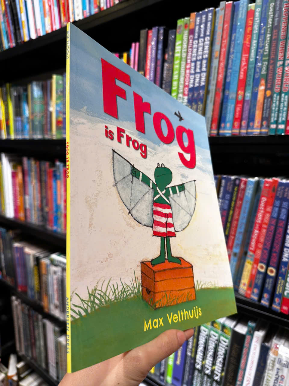 Sách - Frog is Frog by Max Velthuijs - Sách ngoại văn, sách thiếu nhi tiếng Anh, bìa mềm, nhập khẩu UK