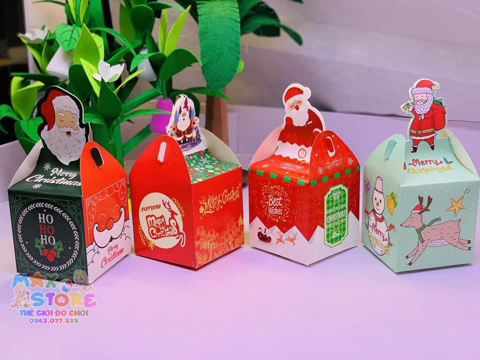 Combo 1 Hộp đựng quà + 1 đôi tất NOEL Kute Xinh Xắn cho bé (mẫu ngẫu nhiên