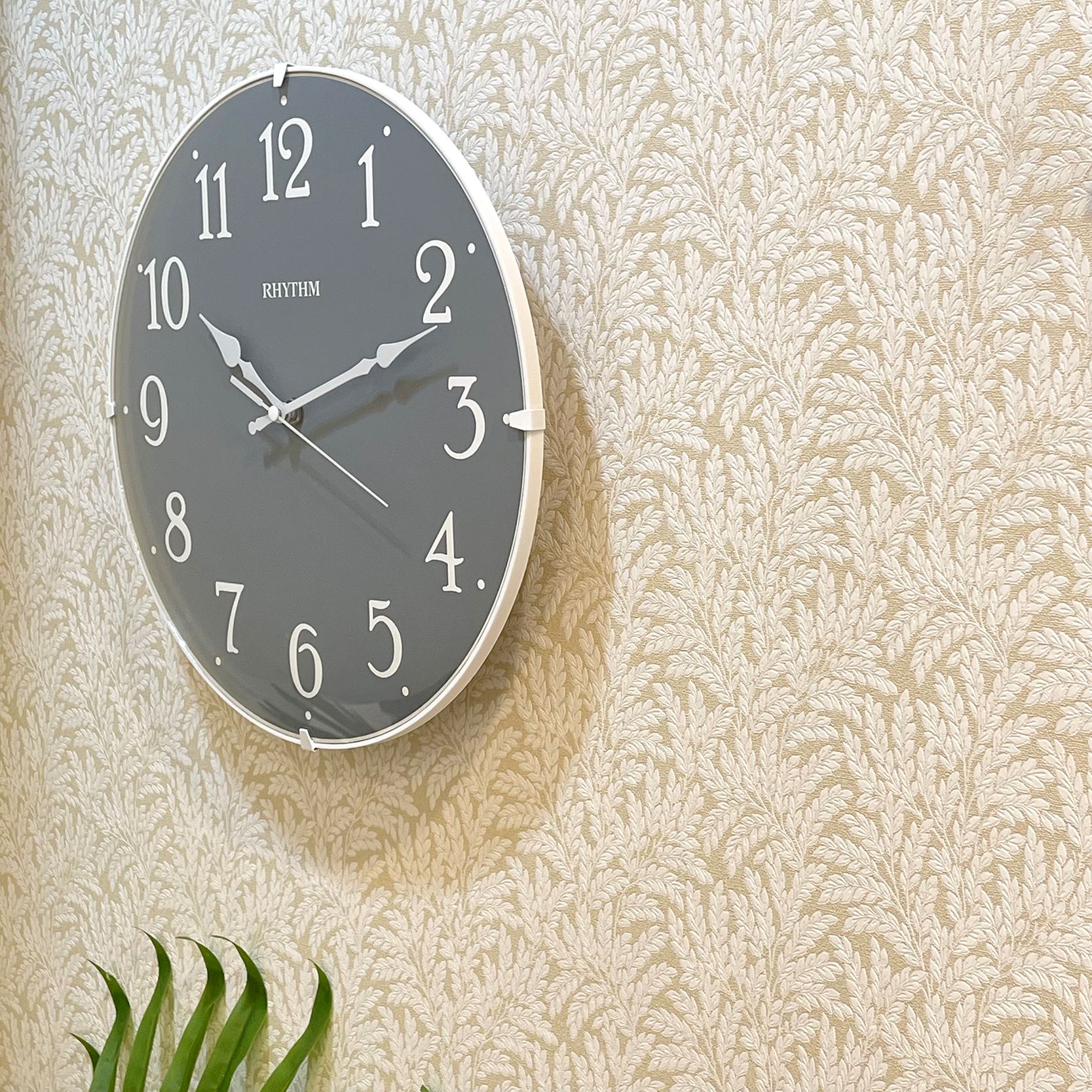 Đồng hồ Rhythm CMG630NR03 – Kt 30.7 x 5.4cm, 622kg. Vỏ nhựa. Dùng Pin.