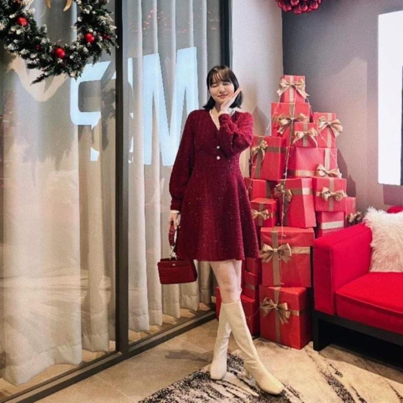 Váy dạ Tweed đỏ kim tuyến mùa lễ hội - Váy dạ kim tuyến đỏ cổ tim phối ren trắng